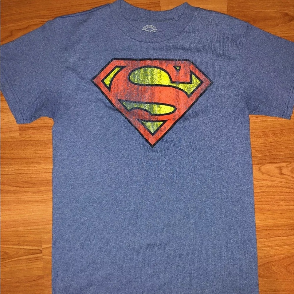 🧸Superman Distressed Logo Shield DC Comics Size S